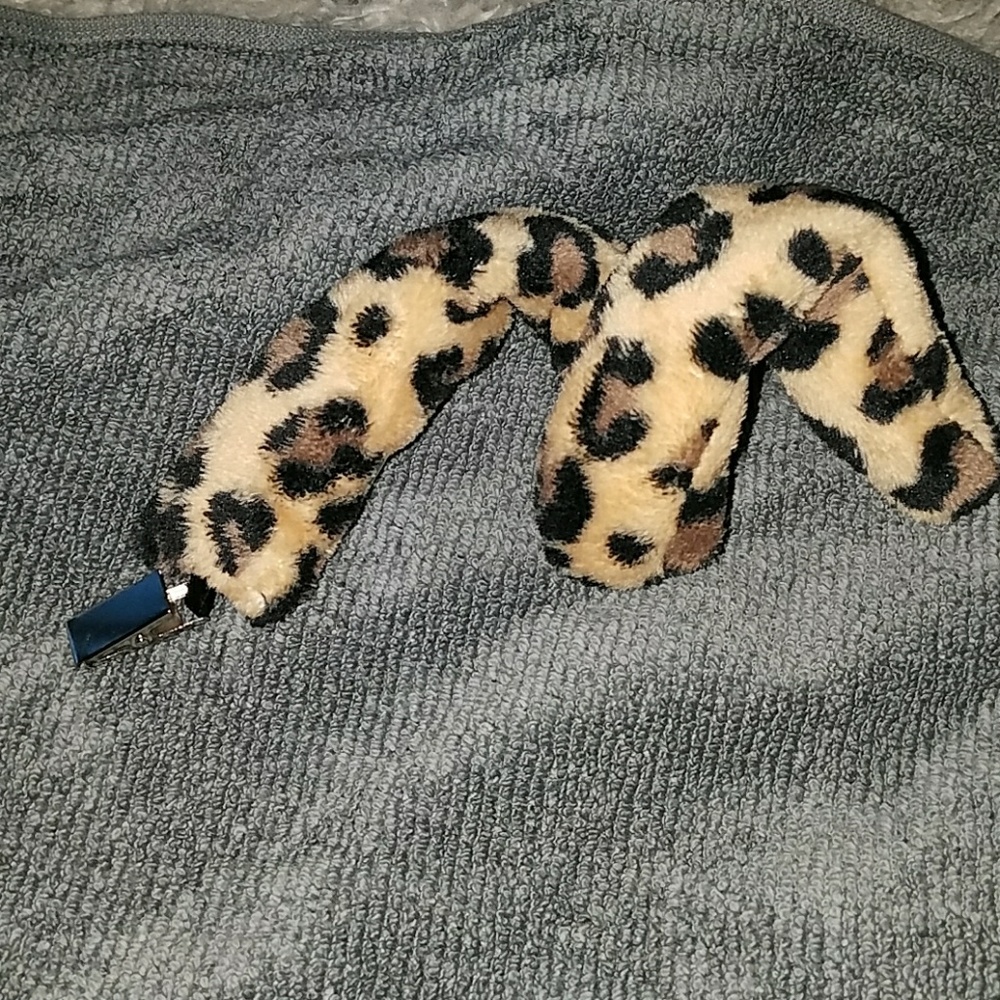 Costume leopard clip on tail